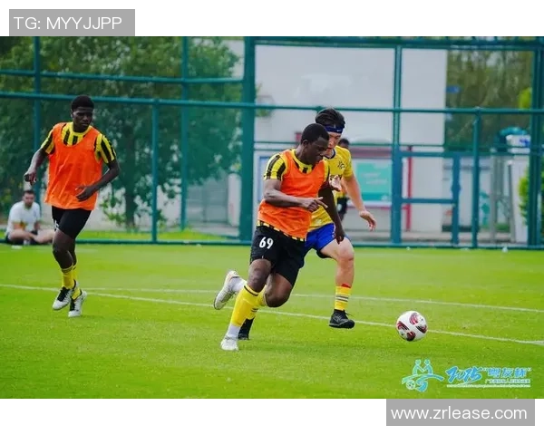 女性足球明星展现力量与魅力的大腿风采图片欣赏